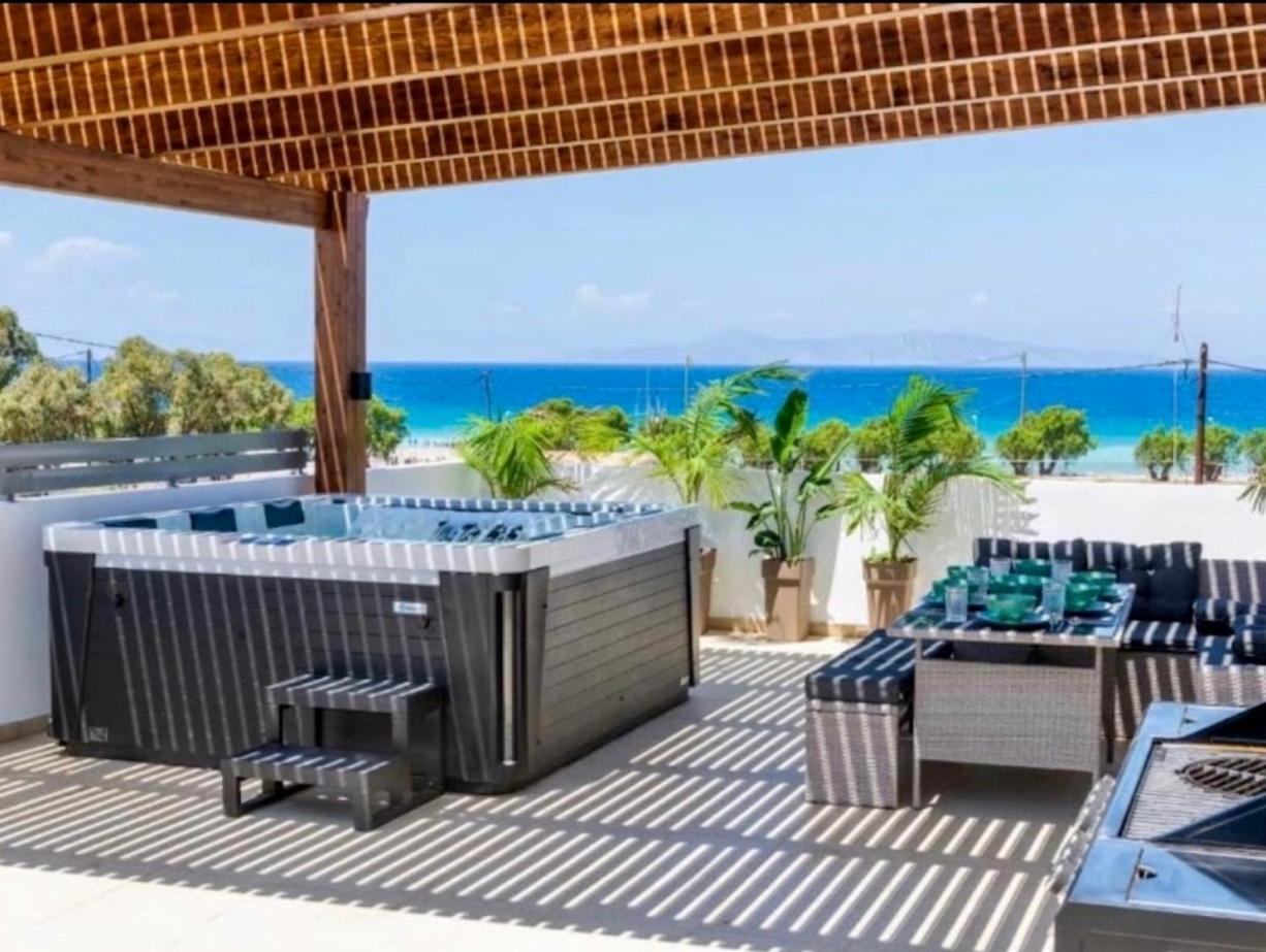 Odyssea Top View & Hot Jacuzzi Front Beach 클레마스티 외부 사진